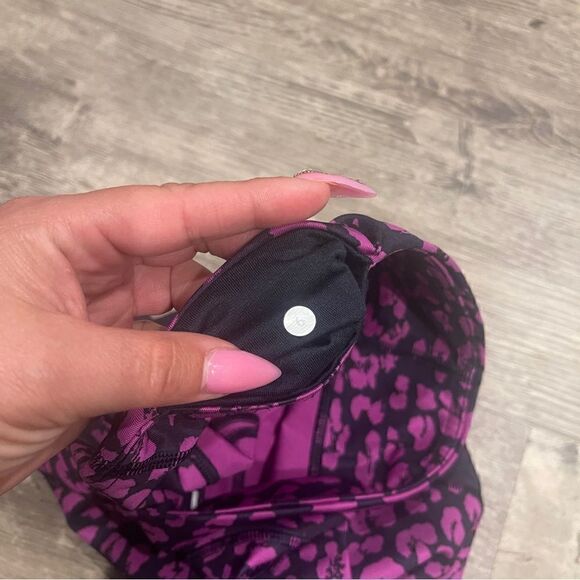 Lululemon drop it like it’s hot tight in mini cherry cheetah ultra violet Sz 6 - Picture 4 of 8